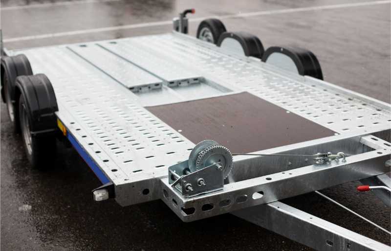 gesloten autotrailer